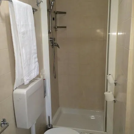 Mazzini Hotell 3*