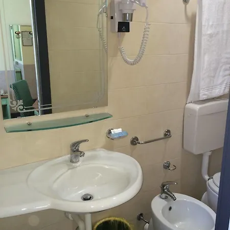 Hotell Mazzini 3*