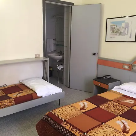 Hotell Mazzini 3*