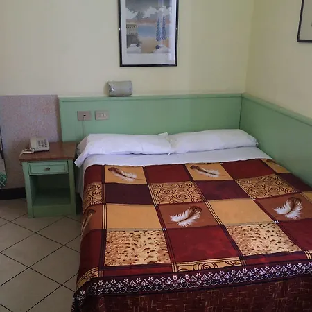 Mazzini Hotell 3*