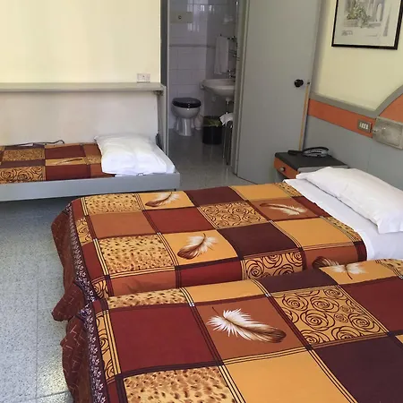 Hotell Mazzini 3*