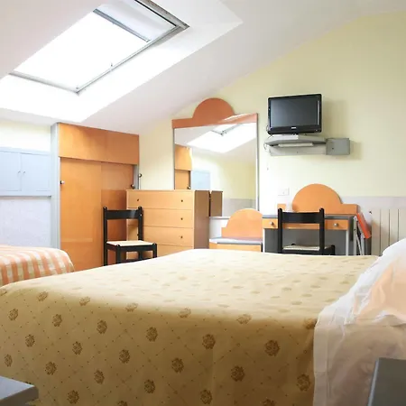 Hotell Mazzini 3*